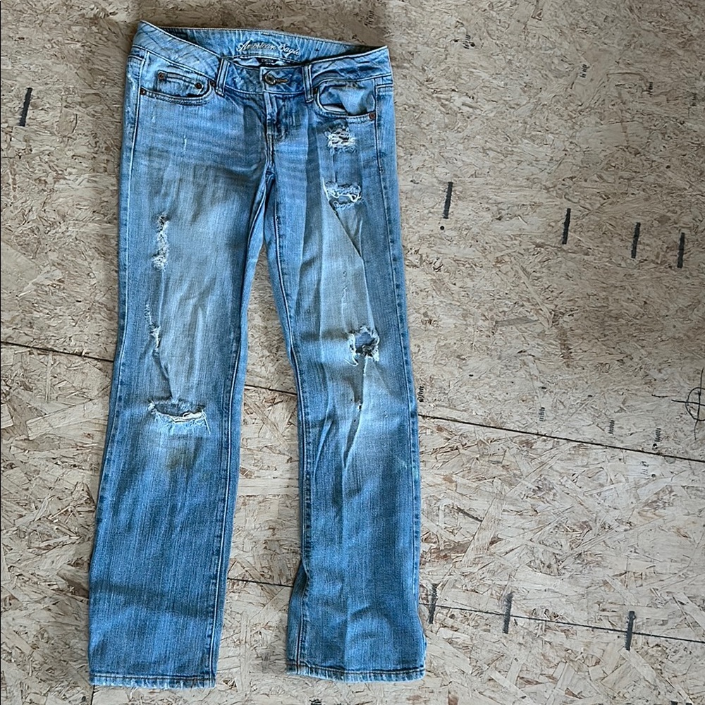 American Eagle Women's Blue Distressed Jeans